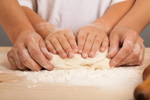 小苏打与食用碱：厨房里的健康隐患与正确使用指南