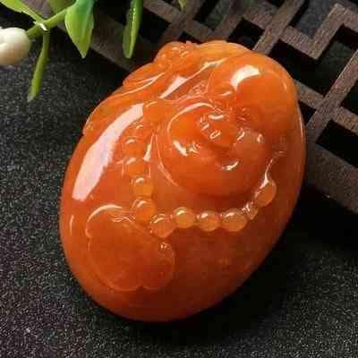 属兔能不能戴凤凰，属兔的人是不是适合佩戴凤凰？探讨其风水寓意和佩戴禁忌