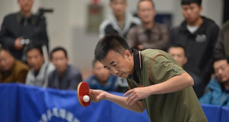 如何正确掌握乒乓横拍手指握拍发力技巧？常见错误有哪些？