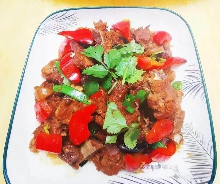 三道羊肉菜谱：红烧羊蝎子、洋葱孜然、白蘑菇