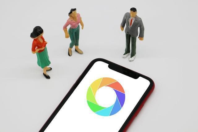 心理学研究：基本不爱发朋友圈的，都是这五类人，十有九准