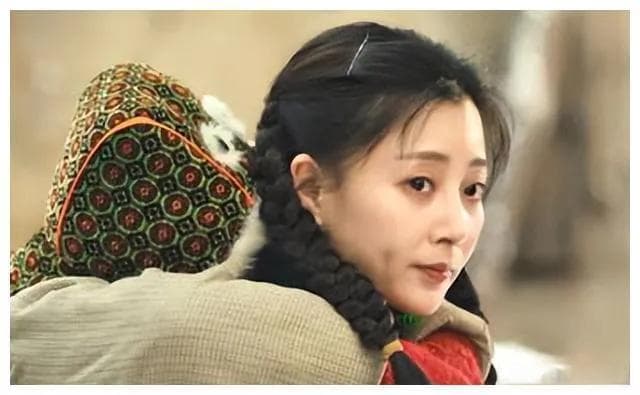 殷桃新剧《凡人歌》热播，实力演绎全职主妇的坚韧人生
