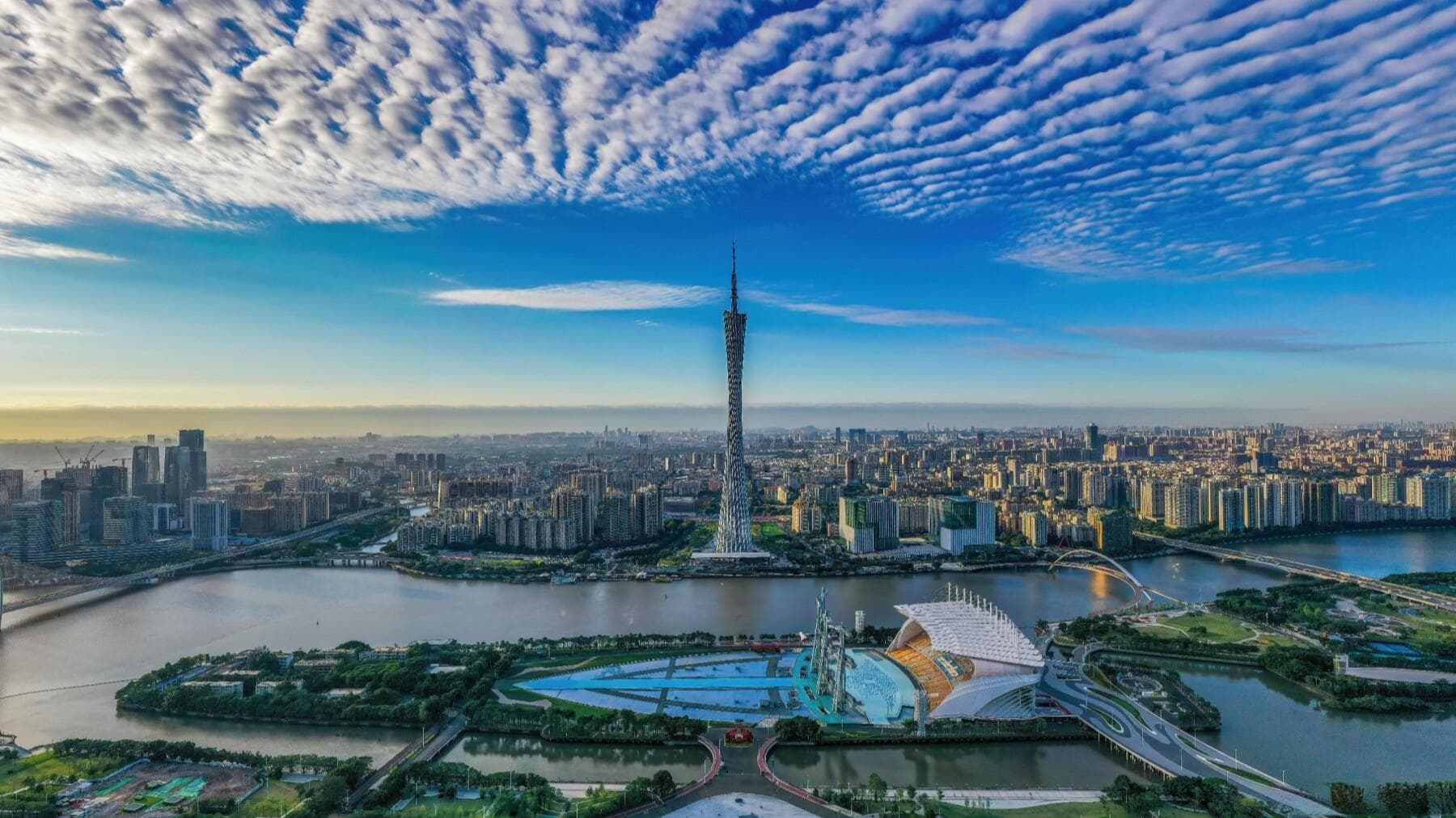 广东推出十条精品旅游线路，涵盖湾区高塔、游艇观光等十大主题