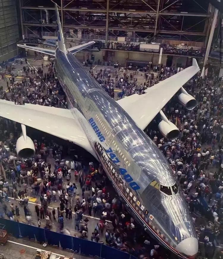 世界上第一架波音747，航空史的里程碑