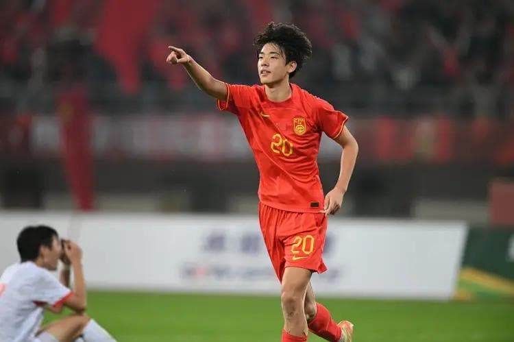 郭田雨之后的新希望？19岁高中锋朱鹏宇闪耀熊猫杯！单场2球！