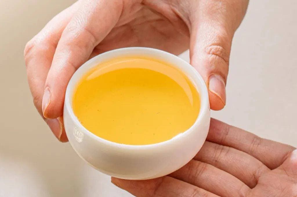 6杯茶把办公室变成养生局