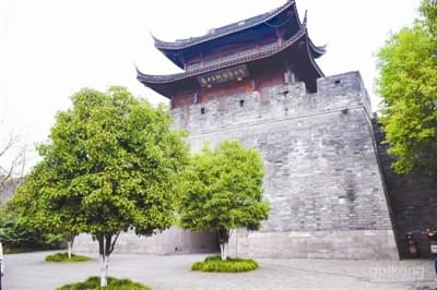 古庆春门深度游览攻略：历史遗迹探秘与旅游指南