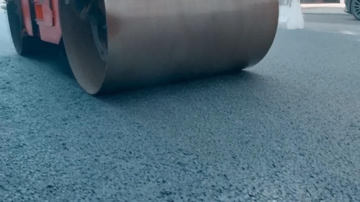 中美高速公路大不同：材料选择与收费制度的差异解析