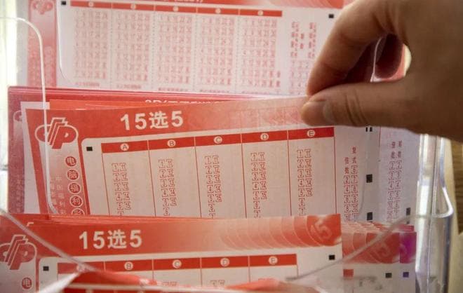彩民喜中大奖后，为何有人捐了100万以上？“自愿”背后原因被曝