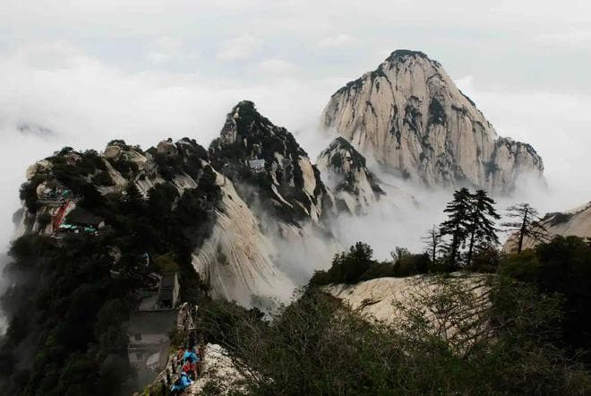 老年人华山索道上下山全攻略：安全、便捷与舒适的旅程指南