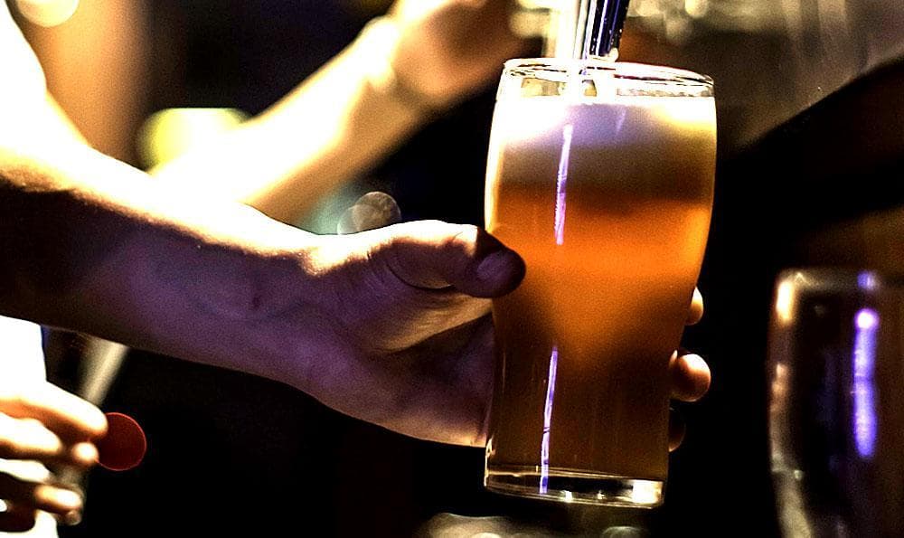 红酒热量啤酒热量哪个高？一文详解酒类饮品热量差异