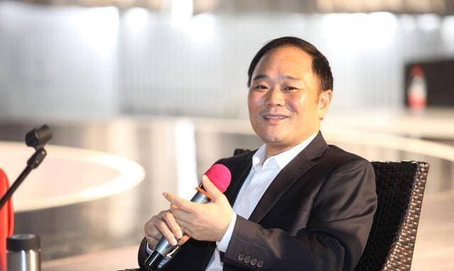李书福：从放牛娃成为汽车狂人，7次创业身价千亿，年薪只有39万