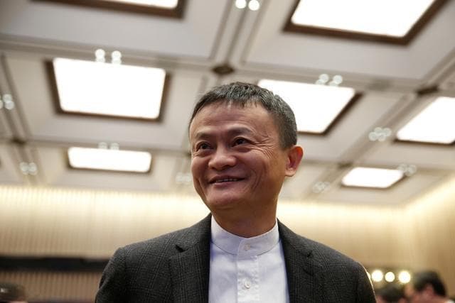 马云重返蚂蚁：AI时代要科技与情怀并重