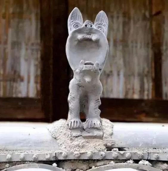 瓦猫——云南民居屋脊上的神兽
