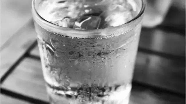 到底喝热水还是喝冷水有益健康？科学告诉你真相！