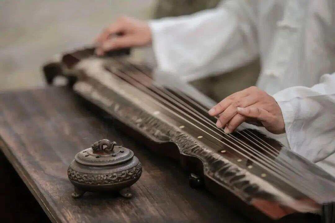 《易经》智慧：领悟 “见群龙无首，吉”，收获和谐人际，实现人生进阶