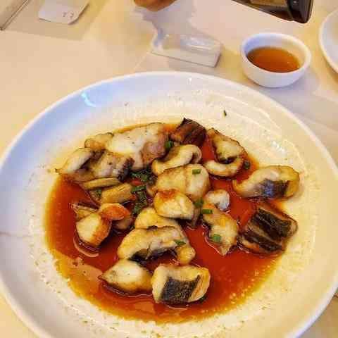 临海美食集结地：探寻最热门的餐饮街区与特色小吃推荐