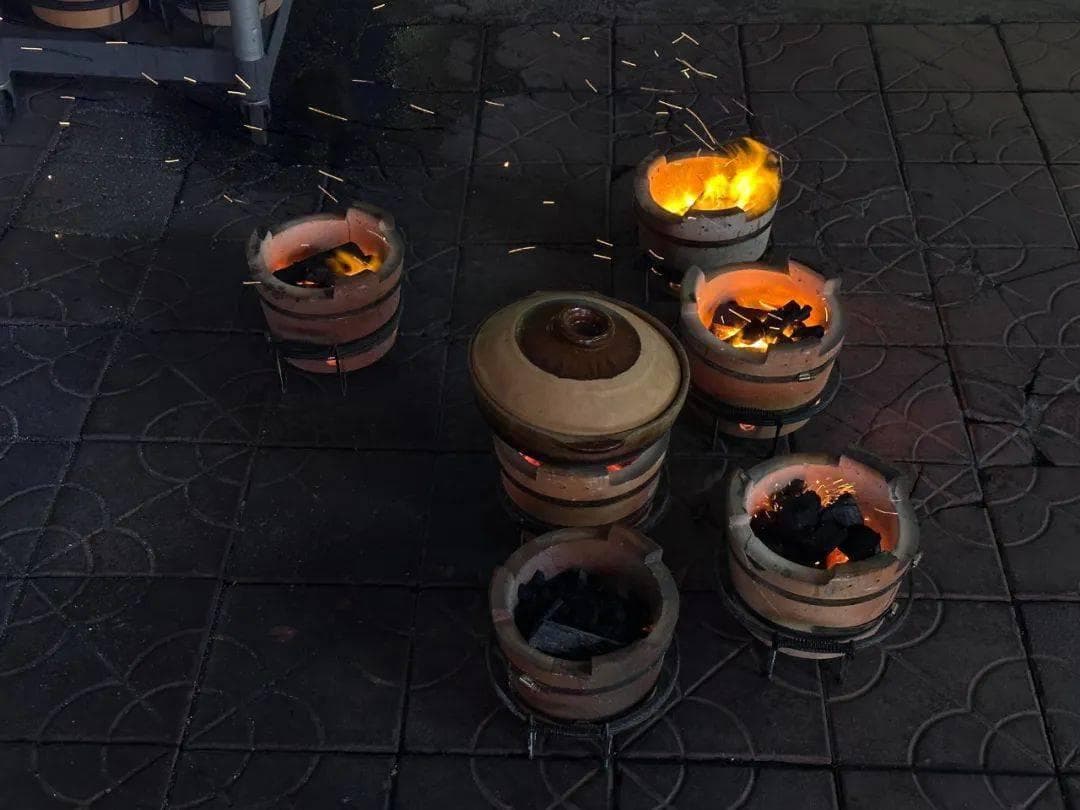 广东羊肉煲：清汤去膻，红焖入味，各有千秋