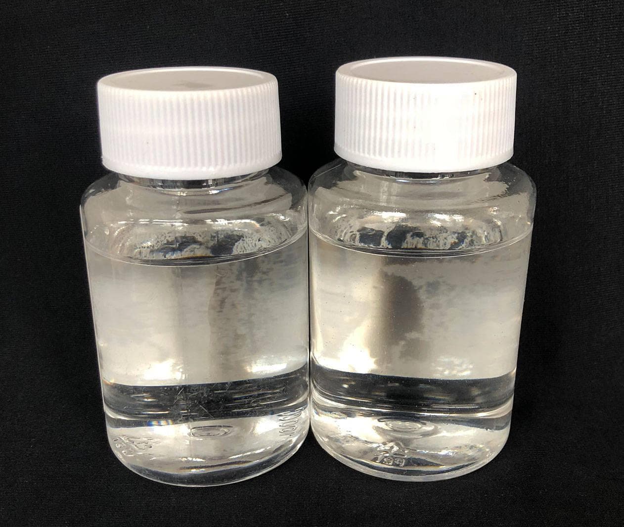 硅油的基本特性：溶解性、耐热及耐低温性能