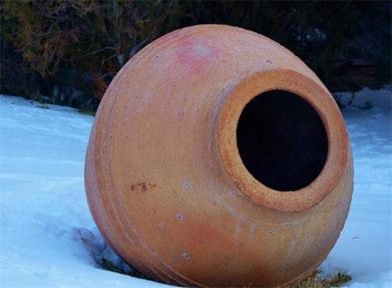 古代战争中，如何利用建筑瓮中捉敌？