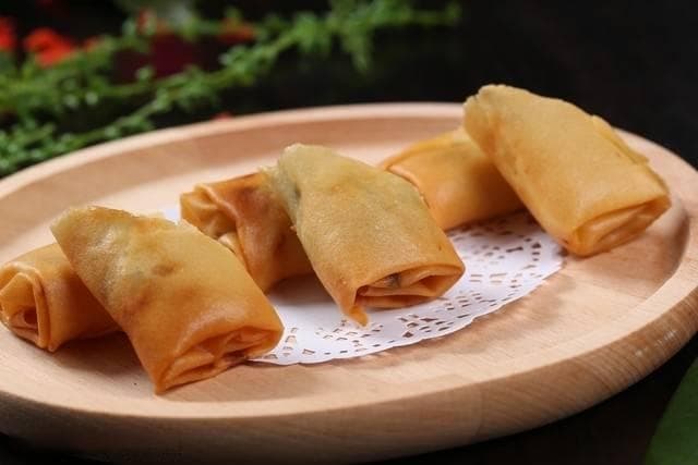 “一卷不成春，万卷春如醉”：春卷的文化与魅力