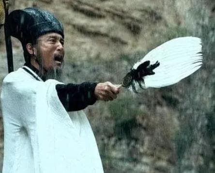 诸葛亮雨中不放箭：上方谷之战的战术智慧