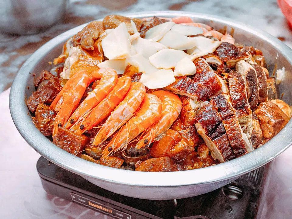 香港新春名菜美食盘点：从盆菜到煎堆，每一道都藏着美好寓意