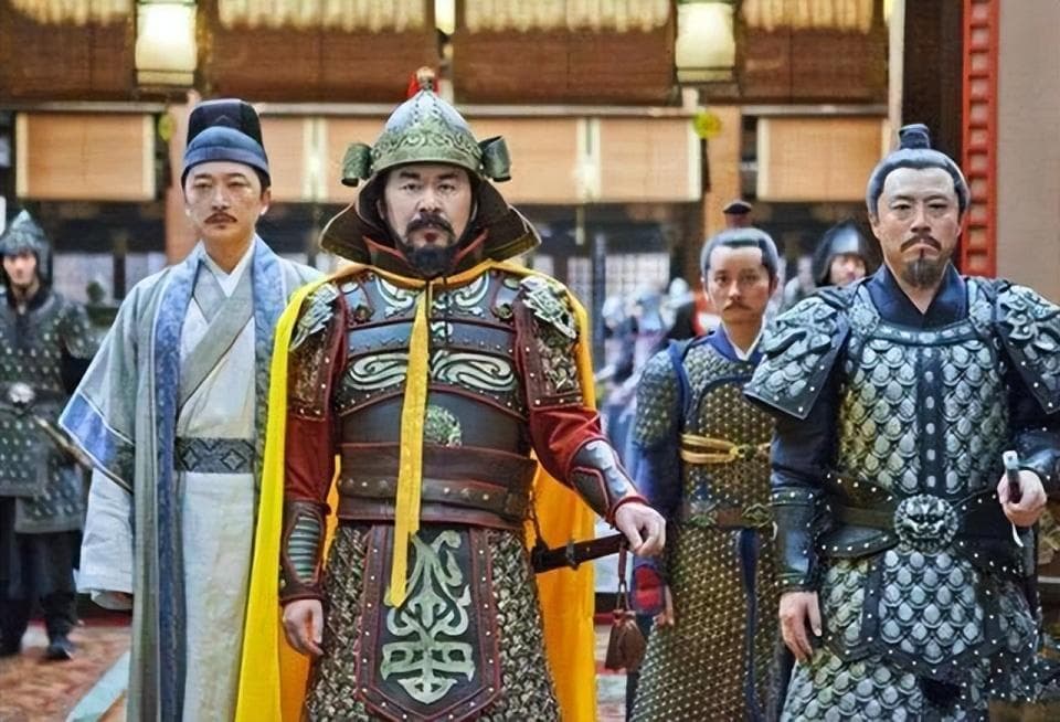 和赵匡胤比，诸葛亮既掌控兵权又掌控政权，为何未被手下黄袍加身