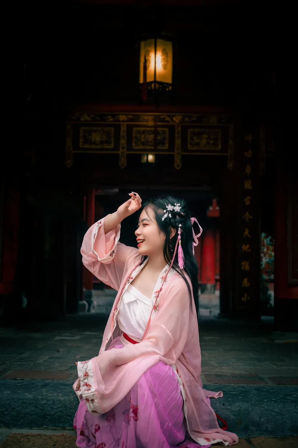 貂蝉：连环计背后的绝色传奇