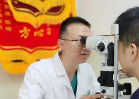 “老花眼”年轻化！医生：发病年龄提前或与用眼习惯有关
