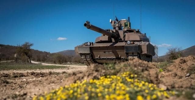 法国陆军接收2辆勒克莱尔XLR主战坦克 重点加强防护 引入新型作战系统