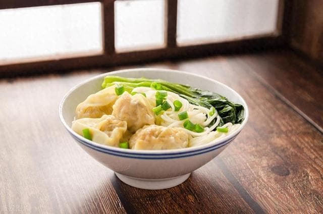 解锁云吞面的秘密：传统烹饪技巧与现代口感的碰撞！