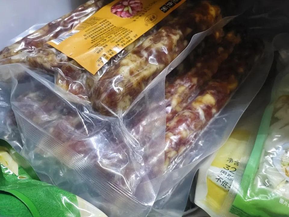 腊肉香肠放冰箱一年还能吃吗？