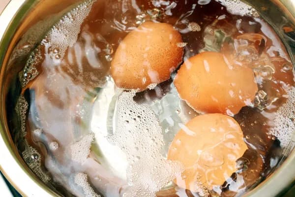 别信醋泡鸡蛋能降压，均衡饮食运动服药才是正道