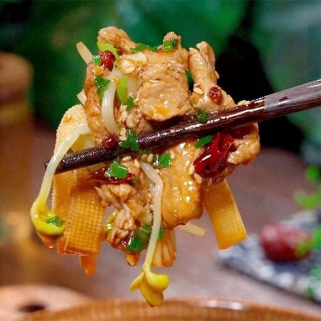 水煮牛肉片的做法和步骤，水煮牛肉片，麻辣鲜香，家常做法全攻略