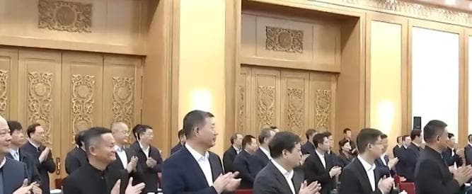 政策春风+AI革命，腾讯股价飙升25%背后的“国家队”民营巨头崛起