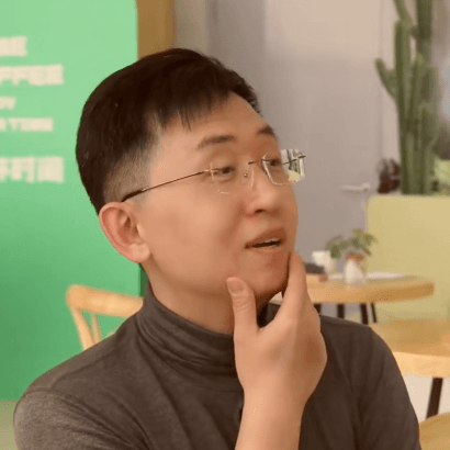 微信iOS版8.0.57更新：摇一摇回归，支持自动翻译和5分钟长视频