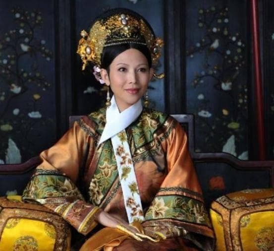 清朝皇后热衷于“宫斗”？别被电视剧给骗了，皇后和嫔妃间不用斗
