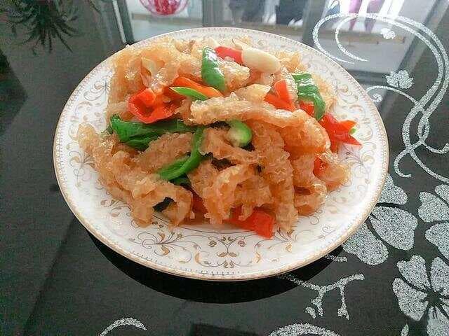 猪皮最好吃的两种方法，简单几步，酥脆嫩滑吃不腻，比肉香