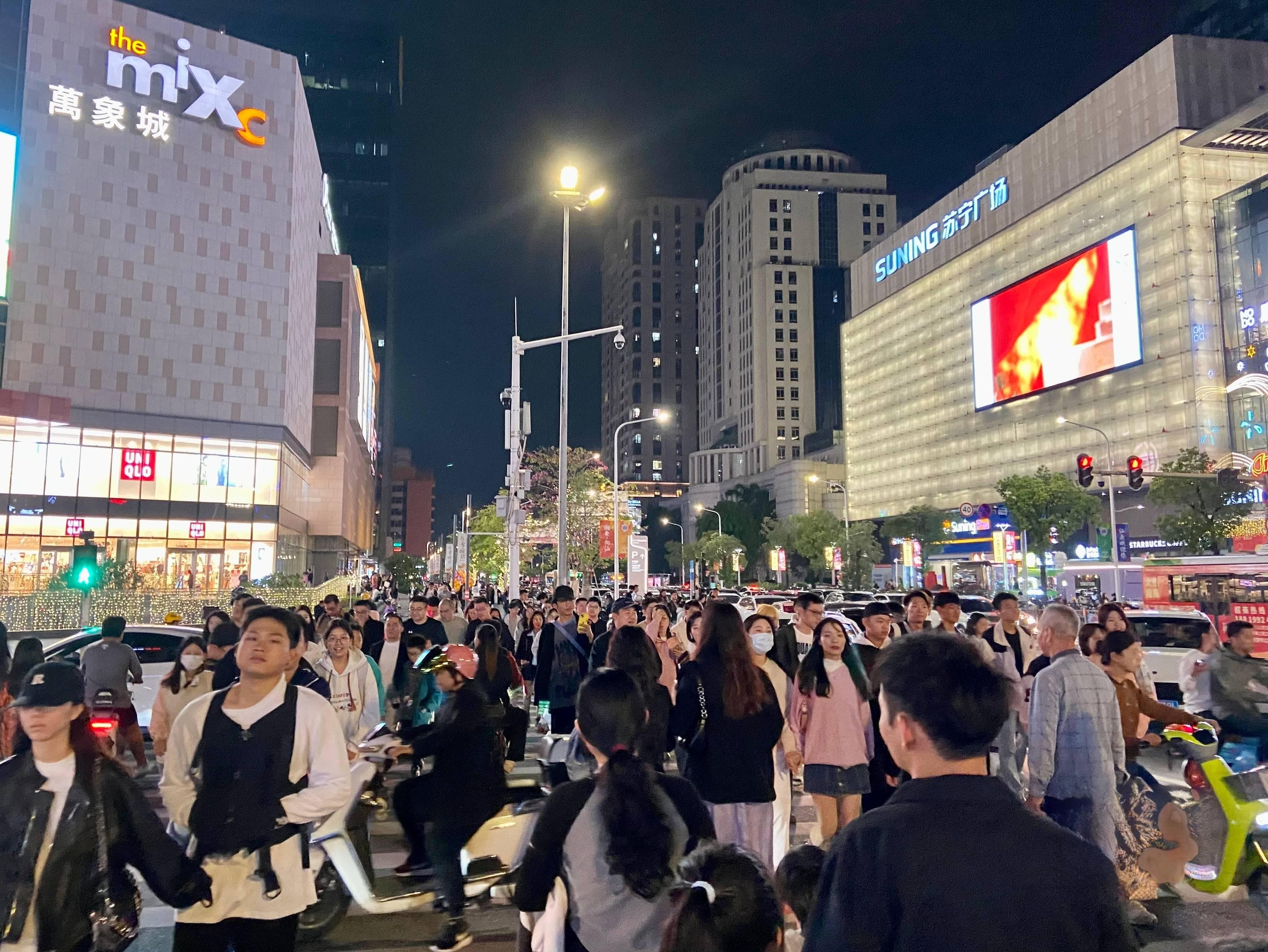 汕头：“两大盛会”余韵绕城，夜市旺，“烟火”浓，人气盛
