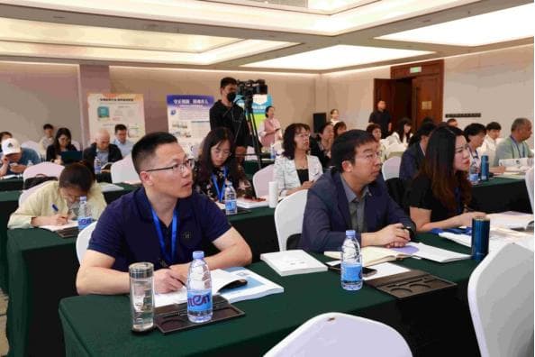 北师大版初中物理新教材培训会在京举办