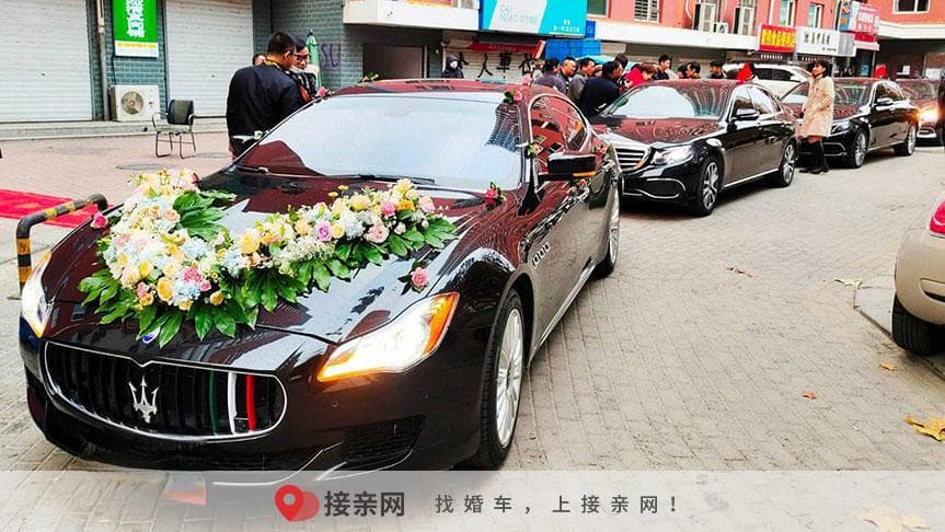 婚车装饰全攻略：固定方法与用花指南