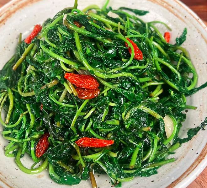 3月，这菜使劲吃，一减脂、二养肝、三护眼睛，当季鲜嫩不懂可惜