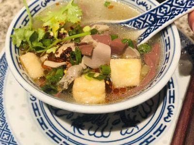 小潘记：南京必打卡的鸭血粉丝汤圣地！