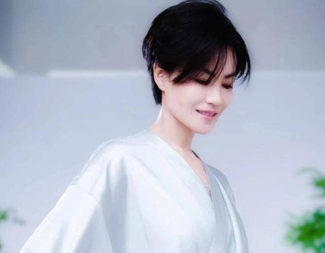 华语乐坛女歌手获奖排名：孙燕姿第二，周笔畅第四，第一当之无愧