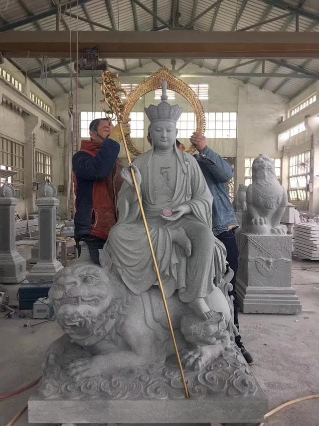 石雕地藏王菩萨像的宗教意义与文化传承