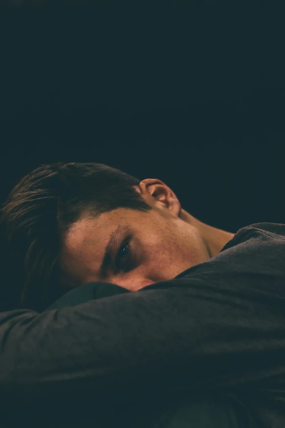 亚利桑那大学研究：睡眠不足会加剧头痛，这些方法可改善