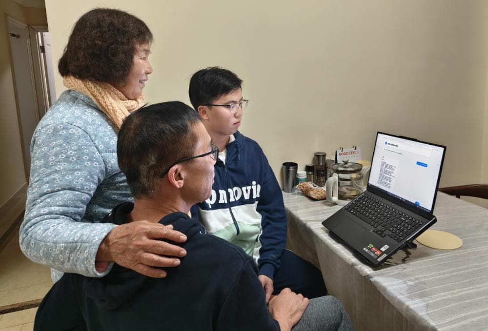 为老年人记忆“保鲜”，广软师生巧用AI编写回忆录