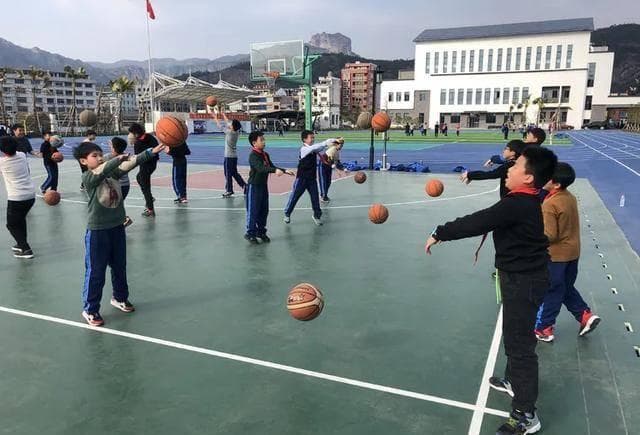 打造无懈可击的篮球传接球技术：动作要领、秘诀与赛场攻略