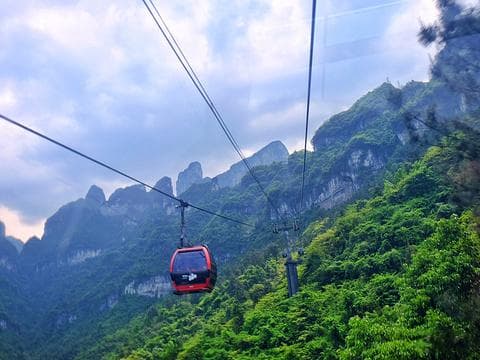 探秘天门山索道 | 张家界自然奇观之旅 🌄